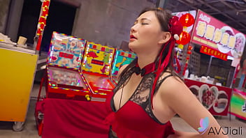 สาวจีน Mio โดนเย็ดกลางตลาดนัด