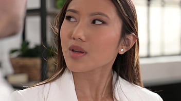 เอเจนต์อสังหาฯ สาวไทยสุดเซ็กซี่ May Thai หลอกล่อลูกค้าให้เย็ดแบบไม่ยั้ง GP2740